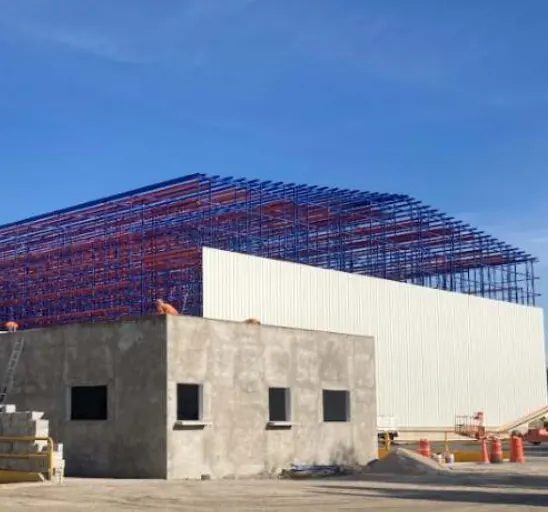 Estructura de almacén autosoportado en construcción para Gerresheimer
